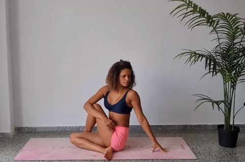 Yoga Metabolico torsione della schiena